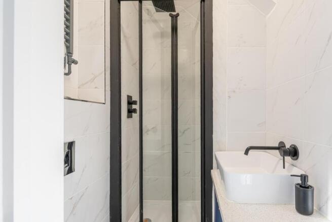 4 bed Town House for sale Image 10