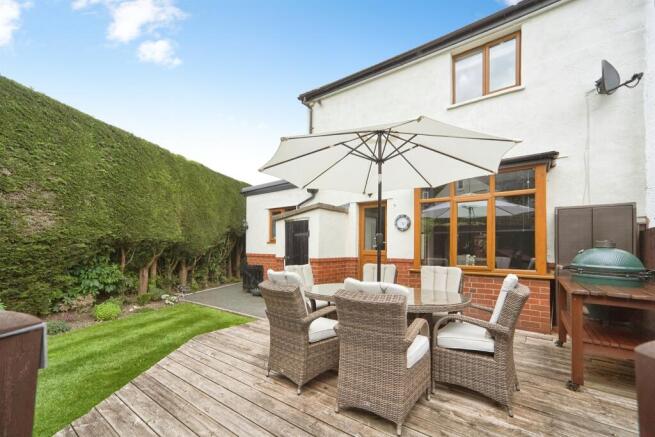 4 bed Semi-Detached for sale Image 12