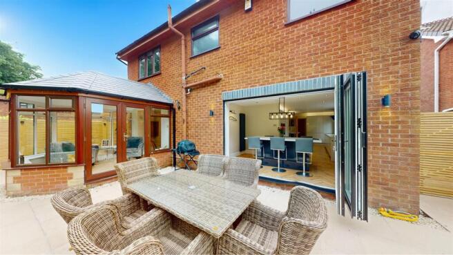 Lakeside Court Rear Garden
