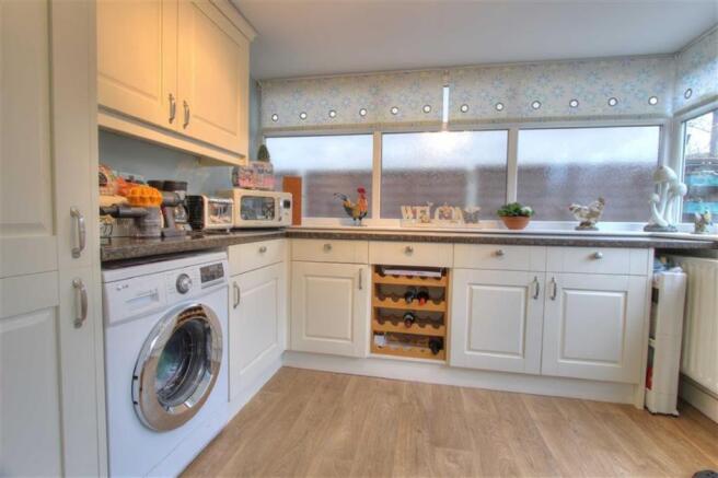 Kitchen:
