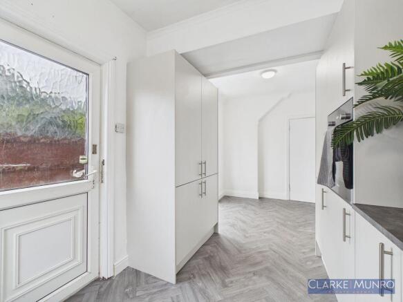 4 bed Detached for sale Image 9