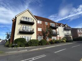 Flat 4, 30 32 Troy Court, Essex Way, South Benfleet, Benfleet SS7 1LT