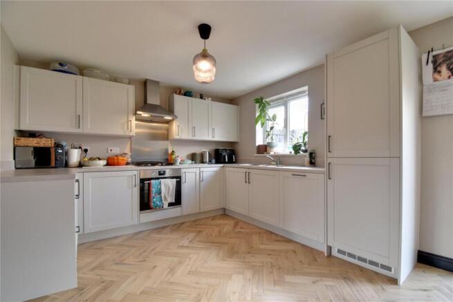 4 bed Detached for sale Image 5
