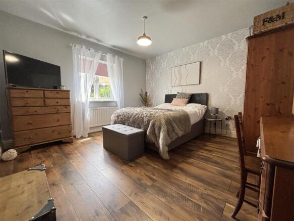 2 bed Apartment for sale Image 4
