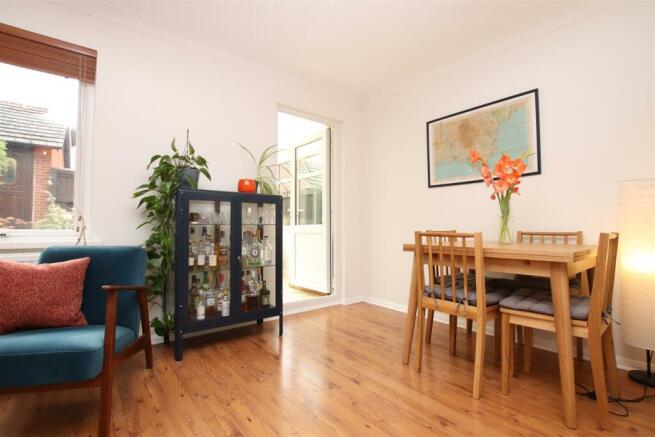 Dining Area.JPG