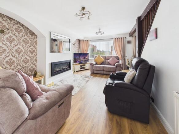 3 bed Semi-Detached for sale Image 8