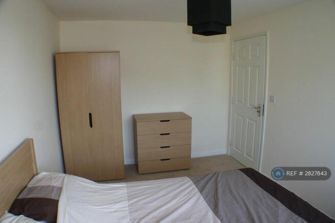 Large Double Bedroom - £685pcm - 30 Sep
