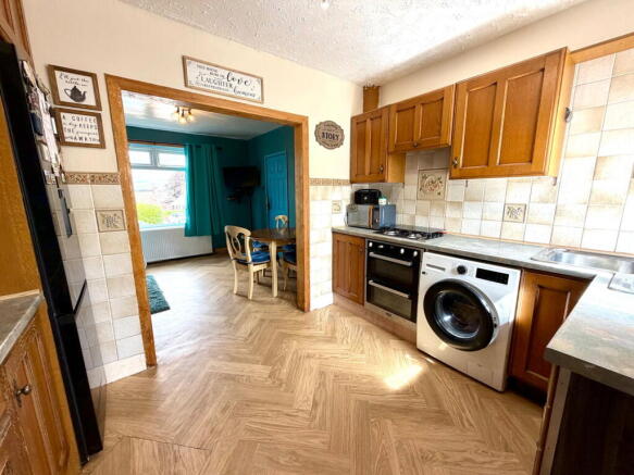 3 bed Semi-Detached for sale Image 2