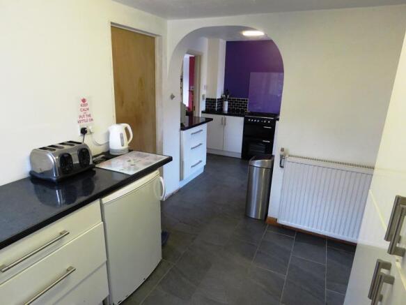 kitchen 3.JPG