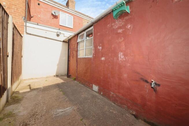 2 bed Terraced for sale Image 12