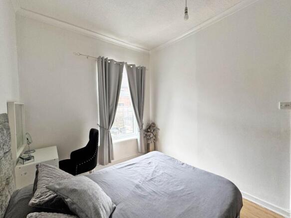 3 bed Terraced for sale Image 9