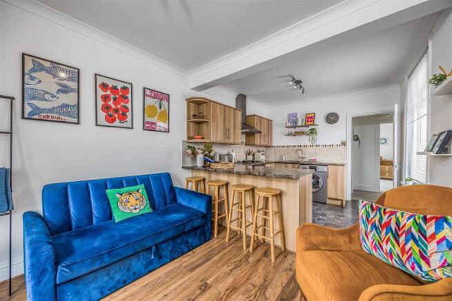 74b North Street, Emsworth-Small-PorticoMarketing-