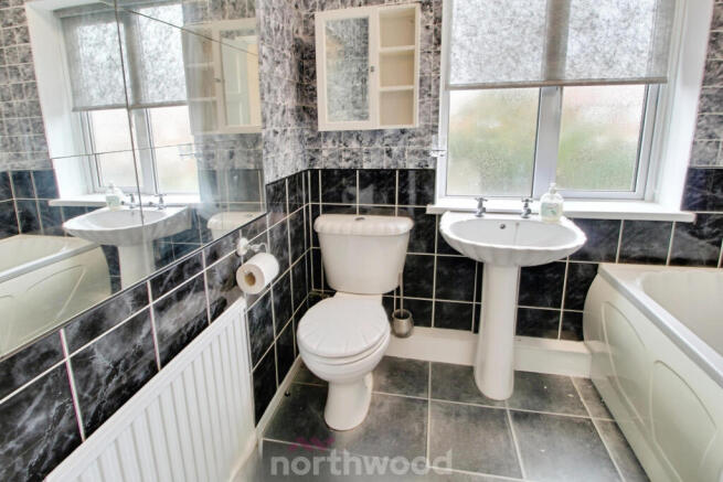 3 bed Semi-Detached to rent Image 7
