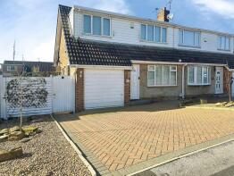 17, Larks Hill, Pontefract WF8 4NW