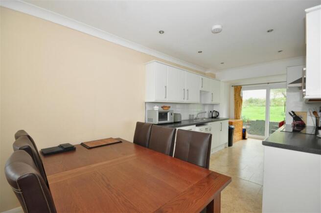 Kitchen/Dining Area