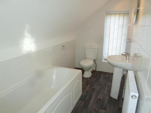 Ensuite Front Bed