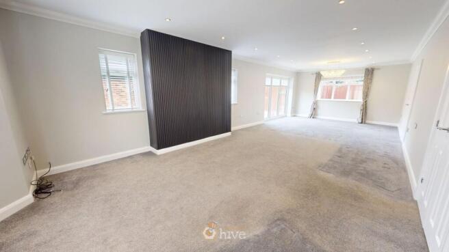 4 bed Detached for sale Image 4