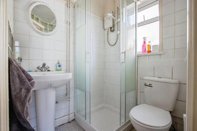 4 bed Detached for sale Image 6