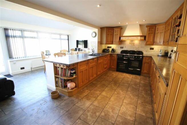 Kitchen / Dining Room