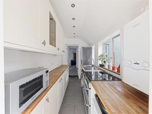 73 Lower Herne Road (17).jpg