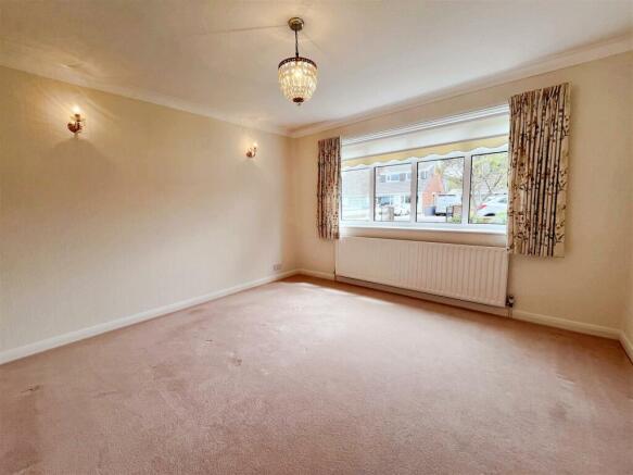 DINING ROOM/BEDROOM 4