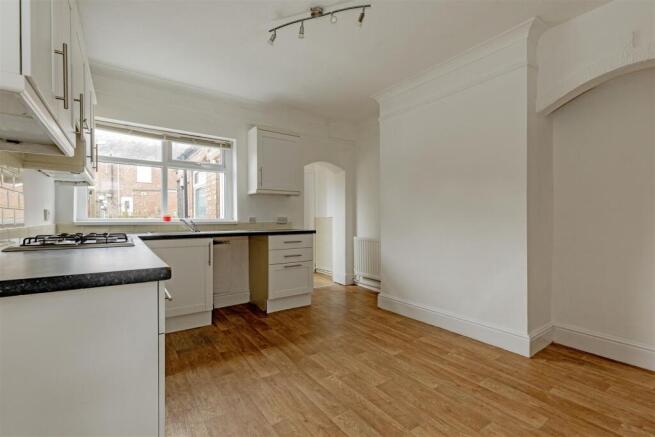 Kitchen/ Dining Room