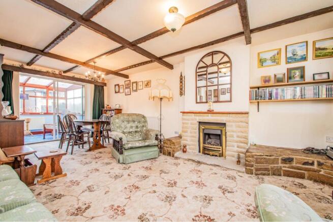Lounge/Dining Room