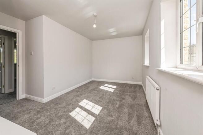 3 bed Semi-Detached for sale Image 8
