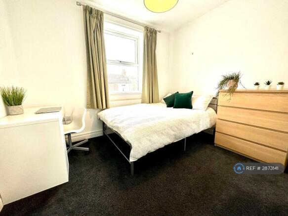 1 bed House Share to rent Image 8