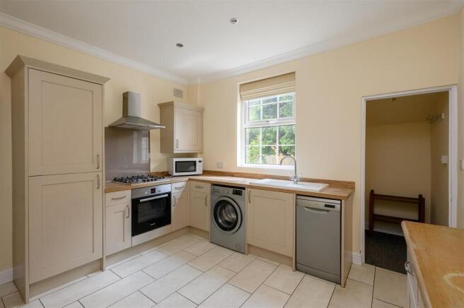 2 bed Cottage for sale Image 3