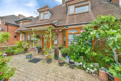 Nicholls Close, St. Albans, AL3