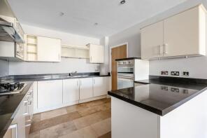 Apartment 5, 21 27 Grove Hill House, Grove Hill Road, Tunbridge Wells TN1 1SA