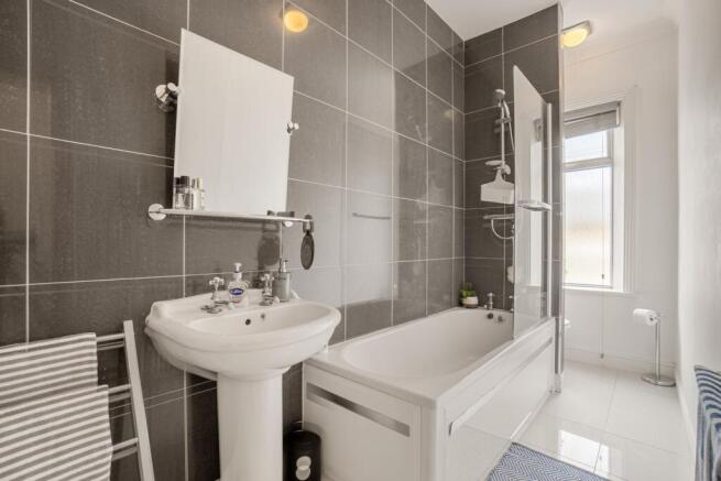2 bed Terraced for sale Image 11