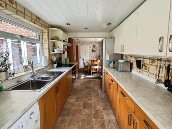 3 bed Detached for sale Image 6