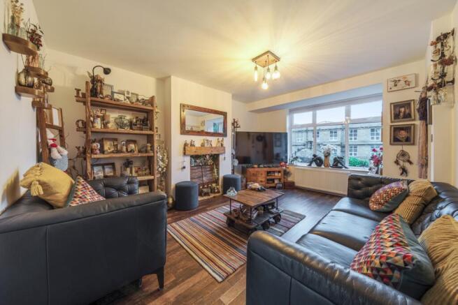 1376694-10-6913489cdfca3