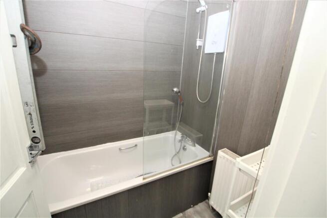 5 bed House to rent Image 8