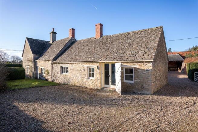 4 - The Old Forge - GL7 7HB - Web.jpg