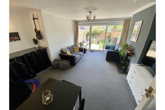 Lounge/Dining Room