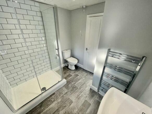SHOWER ROOM