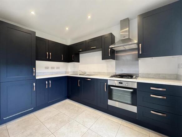 Southwell Drive, Houlton, Rugby photo 4