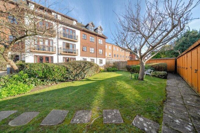 2-bed flat on Florence Road, Southsea, Hampshire, PO5, £195,000