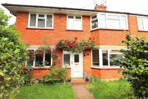 Birchett Road, Farnborough, GU14