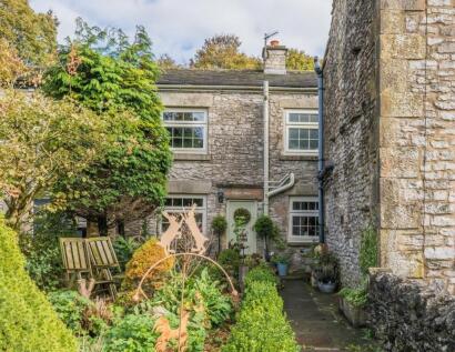 Earl Sterndale, Buxton