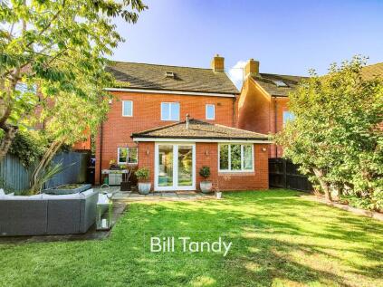 Falkland Road, Lichfield, WS14