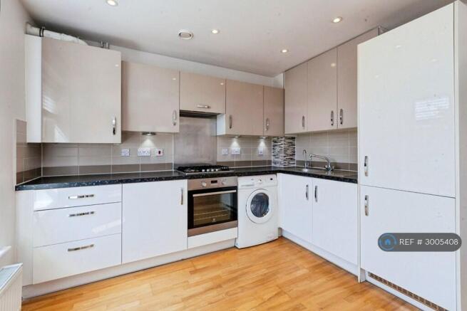 Modern Fully Fitted Kitchen