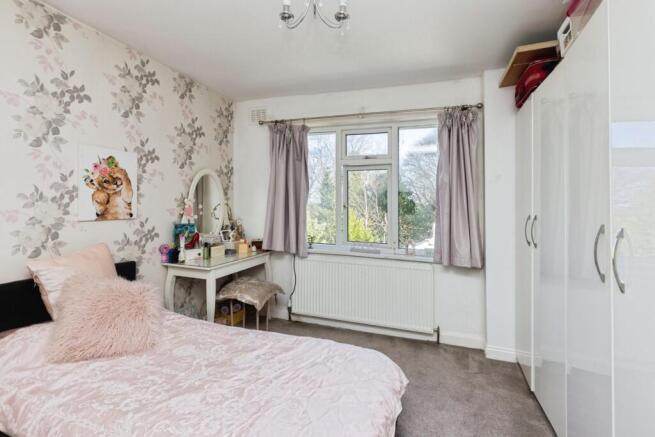 5 bed Detached for sale Image 12