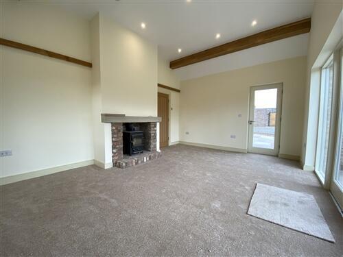 3 bed House to rent Image 5