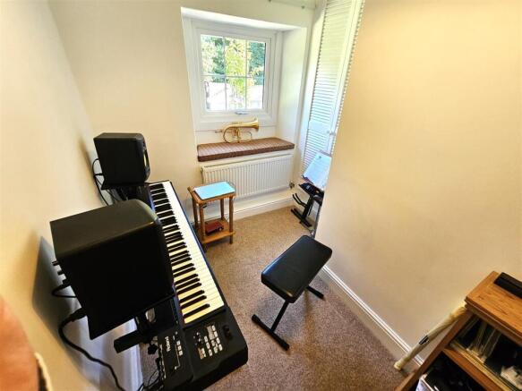 Bedroom 3.jpg