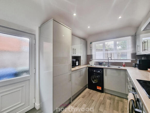 3 bed Semi-Detached for sale Image 8