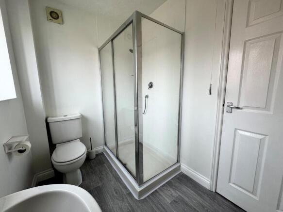ensuite.jpg